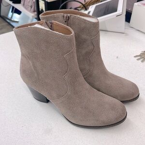 Lucky Brand Tablita lavender grey suede boots
